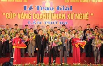 Cup vang